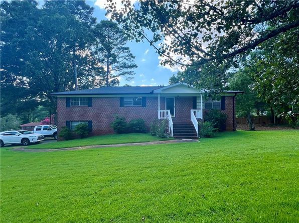 6695 Courtney Dr