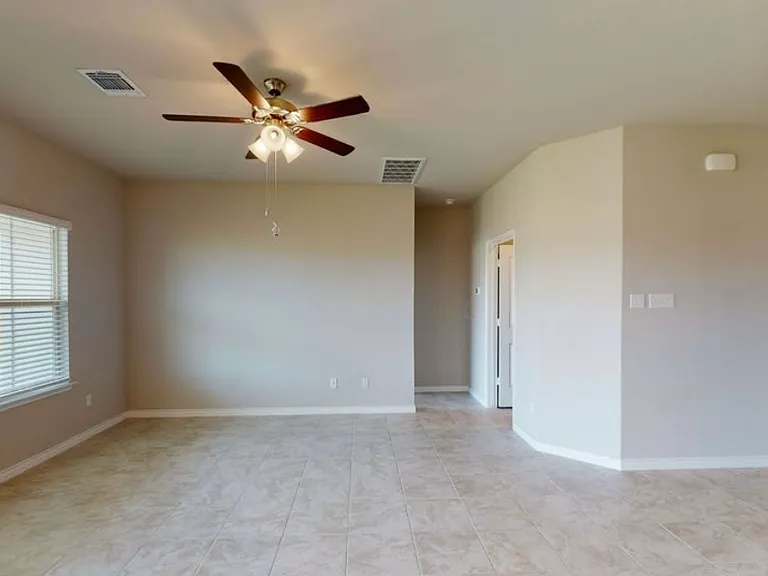 9105 Alabama Ave — Photo 5