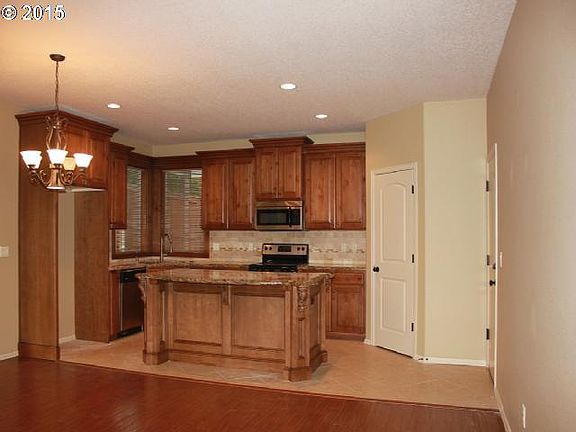 5th image of 5014 NE 48th St