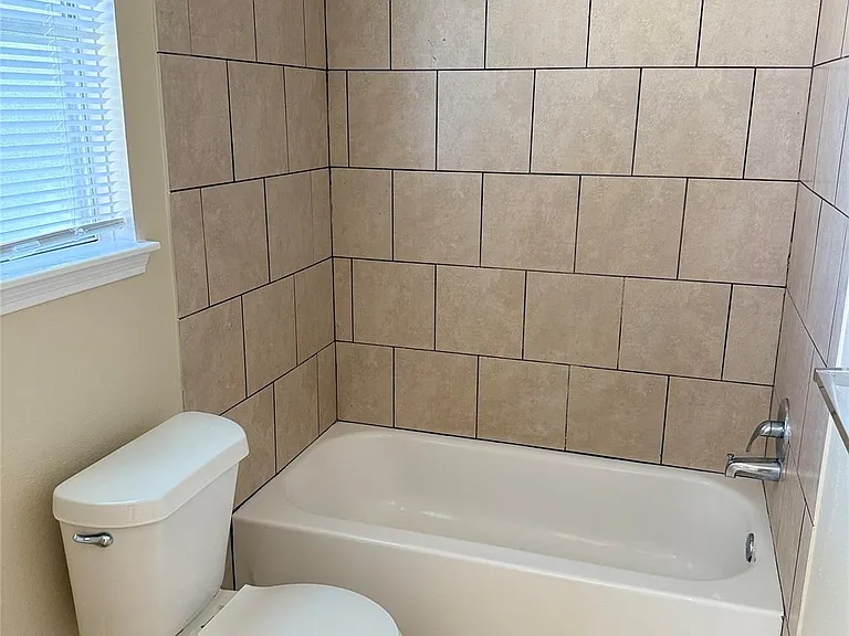 6610 Addicks Clodine Rd — Photo 24