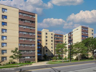 6300 N Sheridan Rd APT 608, Chicago, IL, 60660