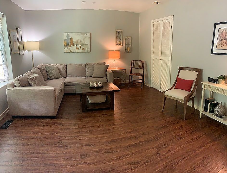 Main level LR