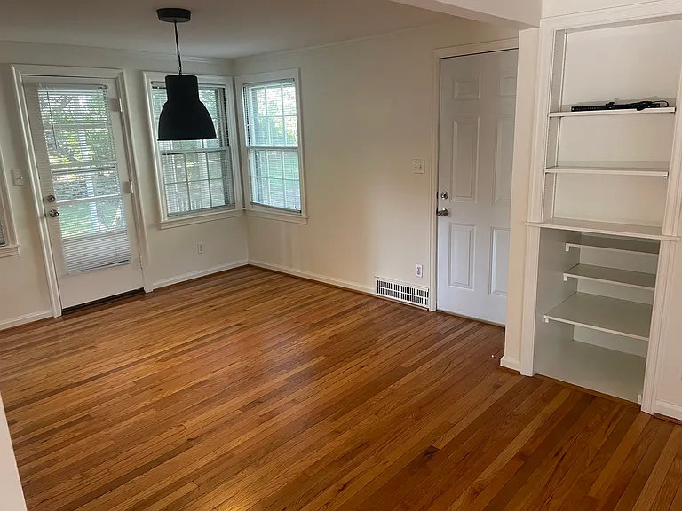 4217 Oxford Rd — Photo 5