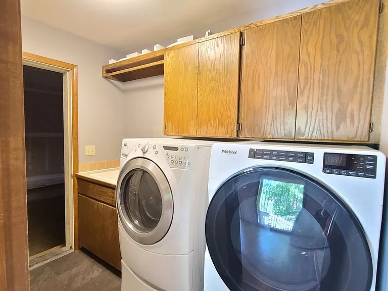3425 E 61st Ave — Photo 16
