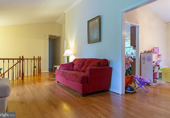 5th image of 5358 Wade Ln