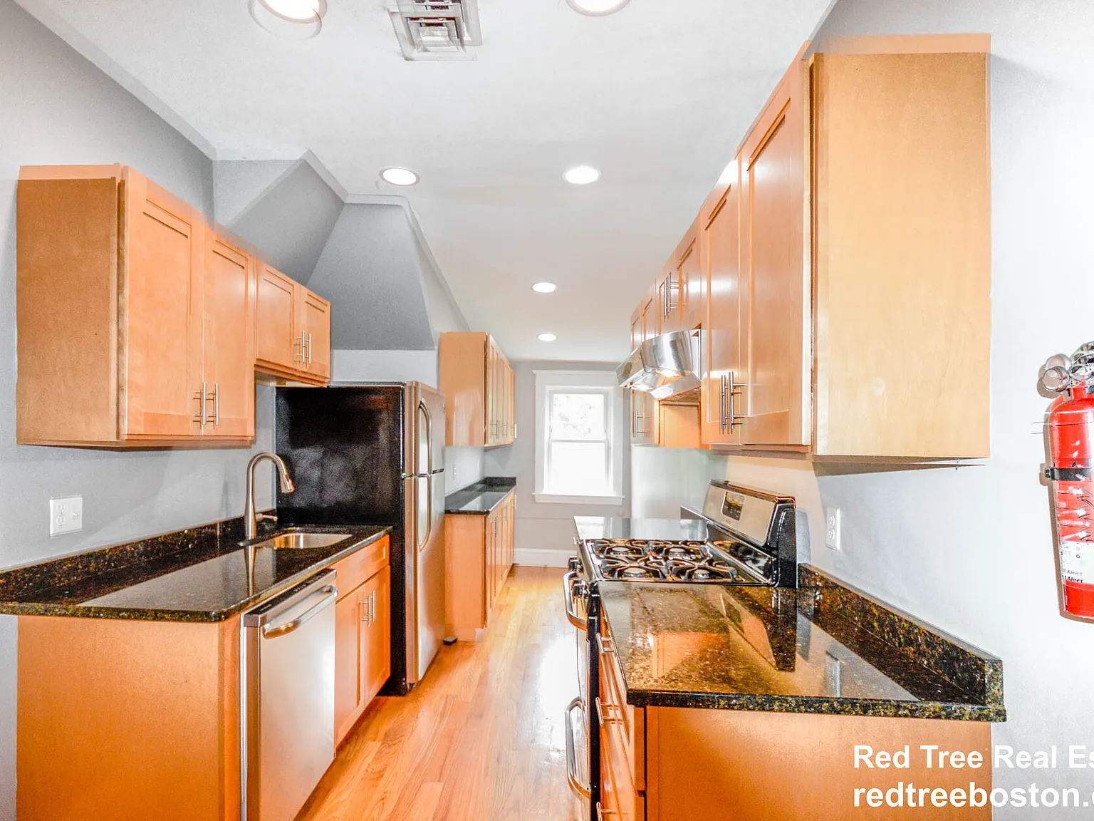 3 bed, 1050 sqft, $4,000 — Photo 1