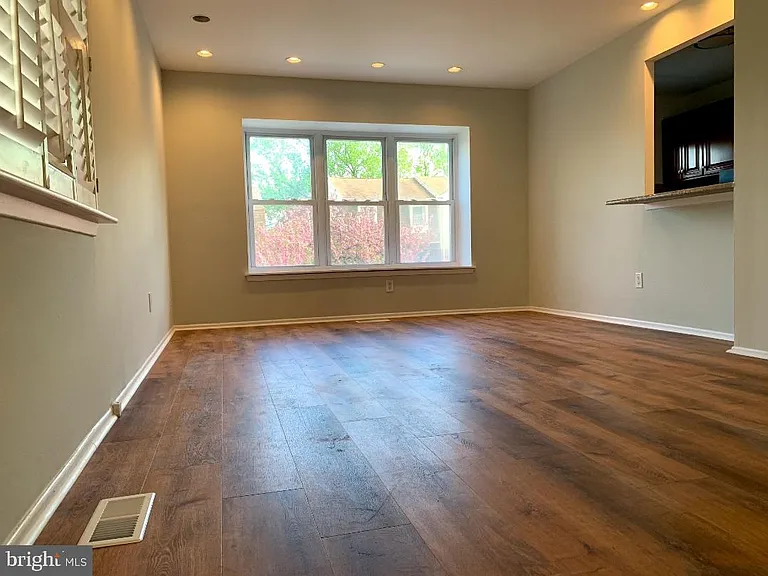 9358 Neil Rd #A — Photo 6