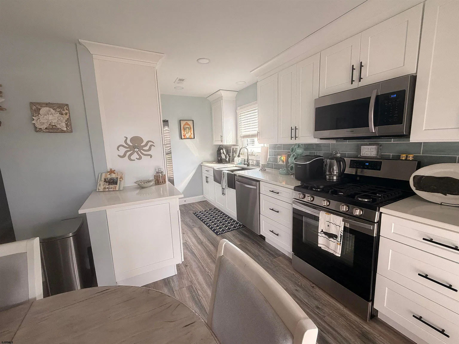 3 bed, 1.5 bath, $3,000 — Photo 4