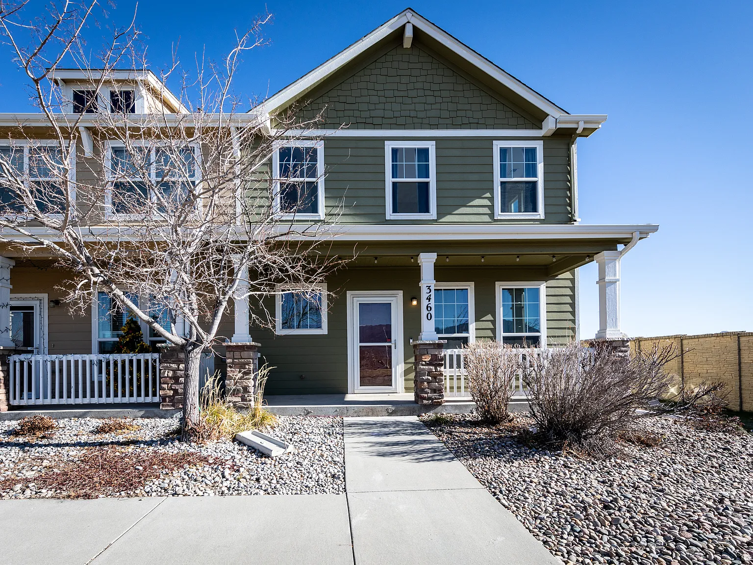 3 bed, 2.5 bath, 1870 sqft, $2,150 — Photo 2