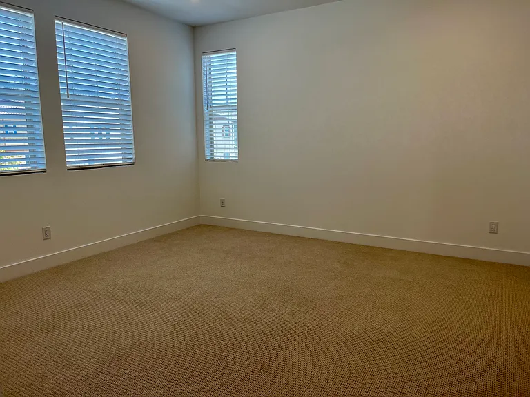 740 Edward Scholle Dr — Photo 12