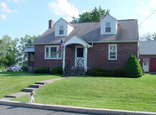 202 N 7th St, Bally, PA 19503