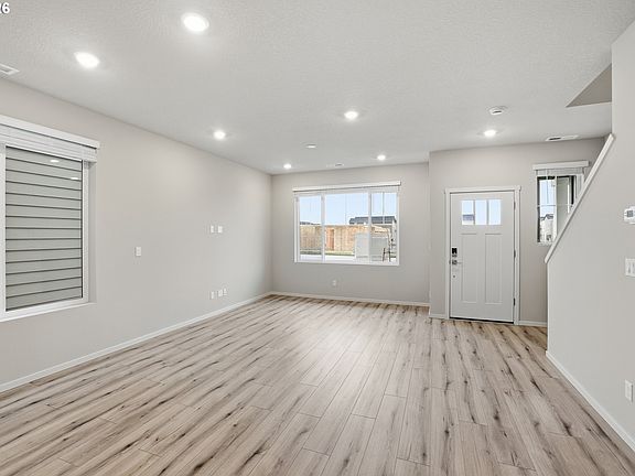 5th image of 11331 NW Main St