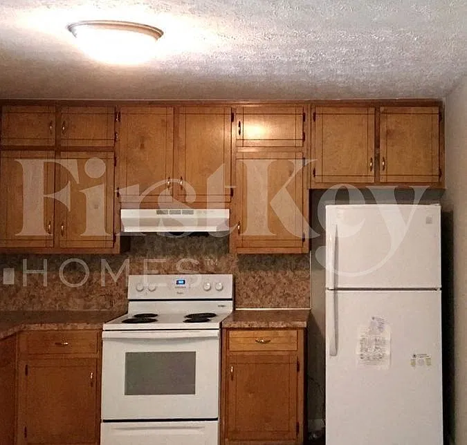3 bed, 2.0 bath, 1252 sqft, $1,995 — Photo 4