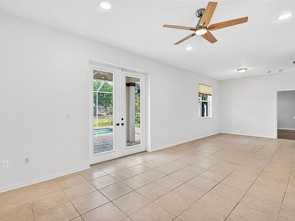5th image of 7634 Paragon Rd