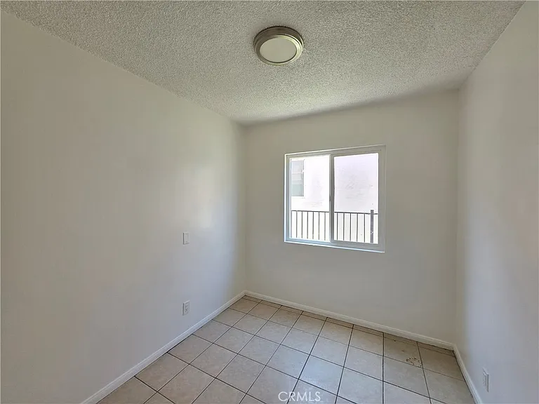 2672 S Redondo Blvd — Photo 6
