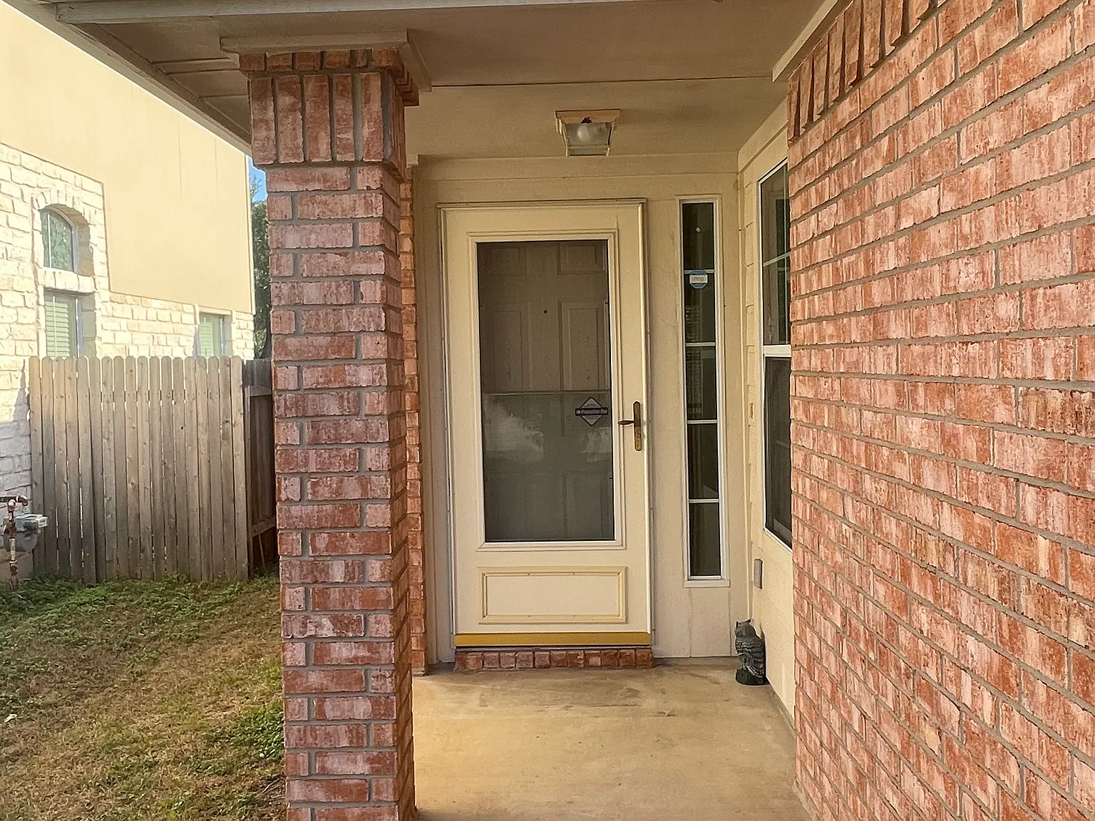 3 bed, 1439 sqft, $1,995 — Photo 3