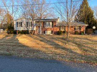 37 Lakeview Dr, Freeburg, IL