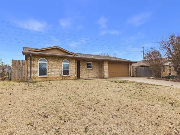 4663 SE Brighton Dr, Lawton, OK 73501