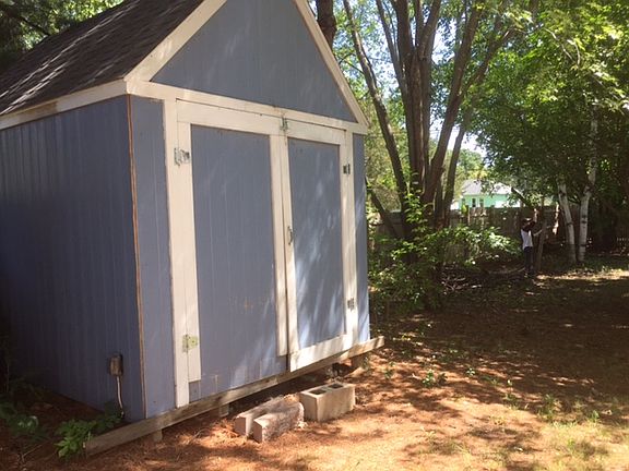 8x10 storage shed. 