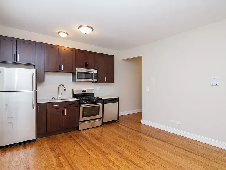 Portage Park Theater Apartments — Photo 18
