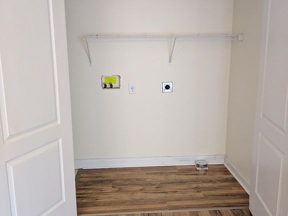 3rd image of 212 Mary Rose Ln
