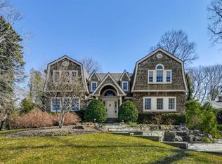 15 Fox Hunt Ln, Cold Spring Harbor, NY 11724