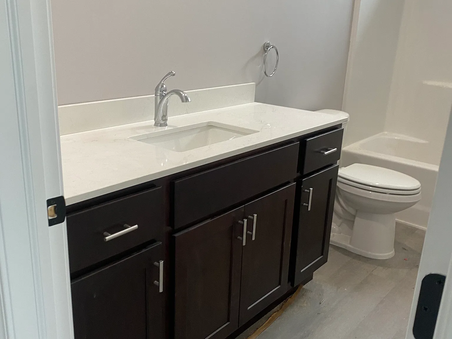 1261 Huber Dr — Photo 2