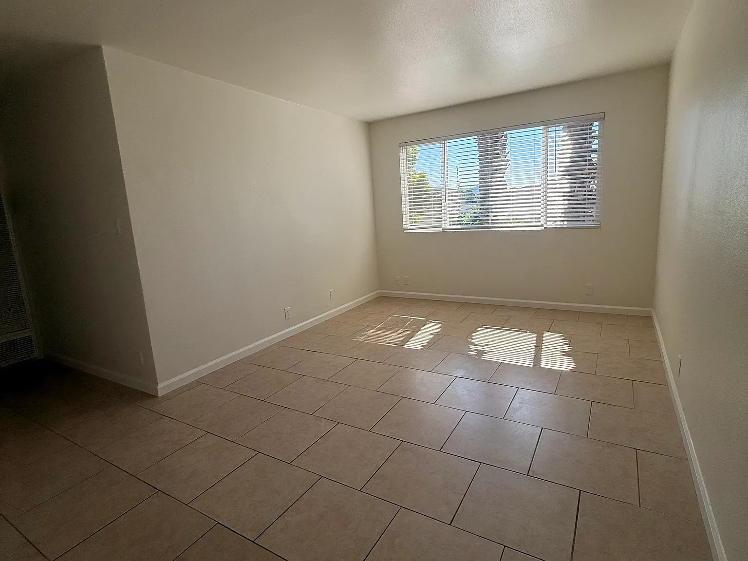 3 bed, 1.5 bath, $2,500 — Photo 3