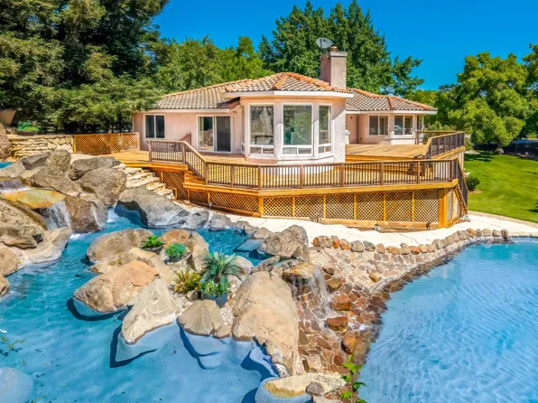 8918 Oak View Dr, Oakdale, CA 95361