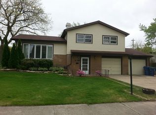 8811 W 91st Pl, Hickory Hills, IL