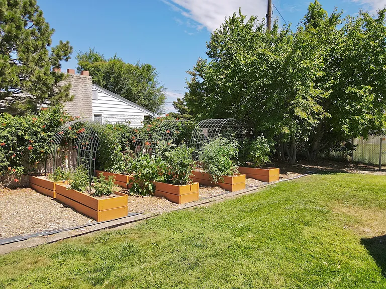 384 W Harvard Dr — Photo 44