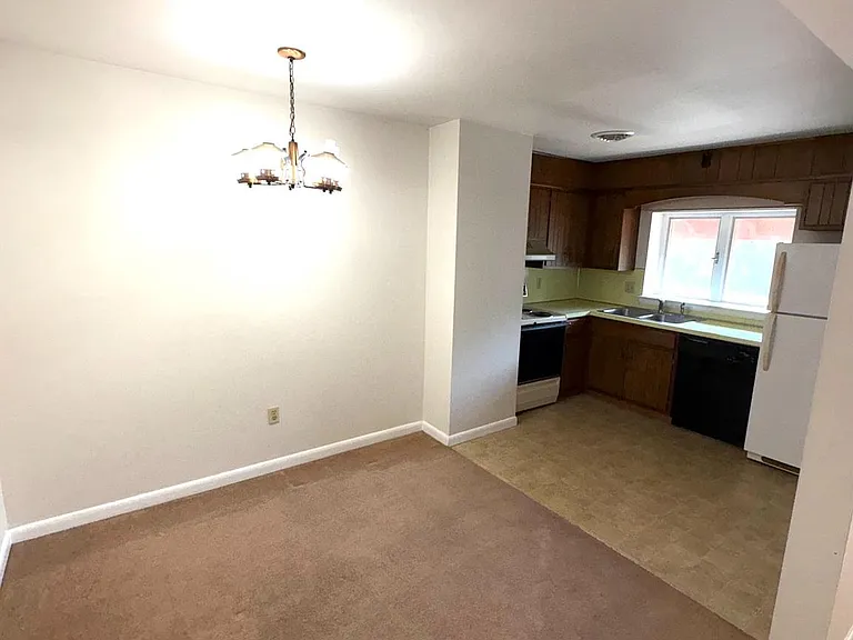 491 Church Ave — Photo 3