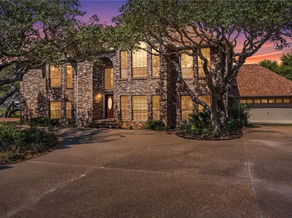 505 Spyglass St, Rockport, TX 78382