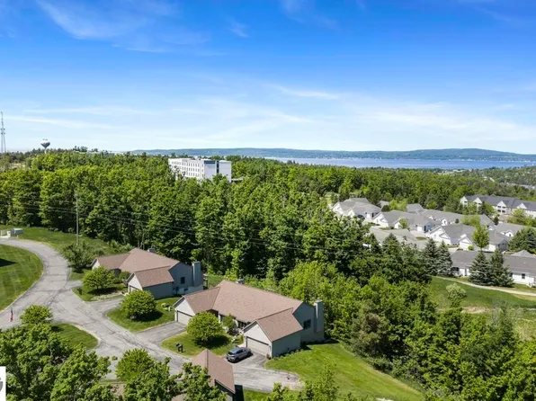 2015 Woods Ln #46, Petoskey, MI 49770