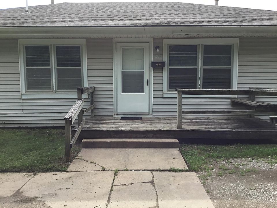 1208 Walnut