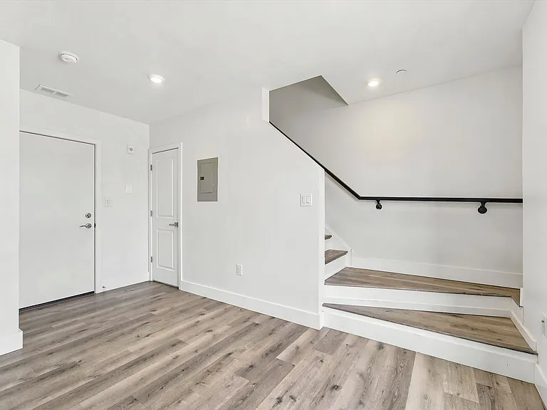 4700 Chestnut — Photo 17
