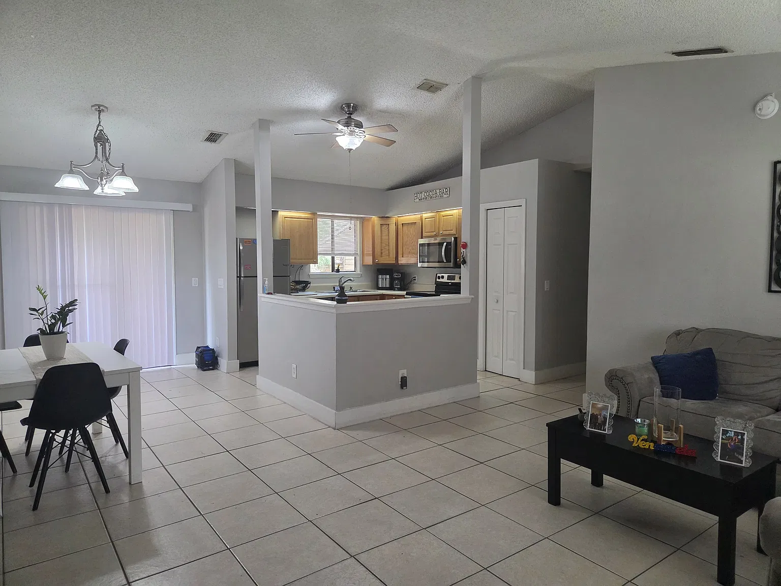 3 bed, 1040 sqft, $1,850 — Photo 3