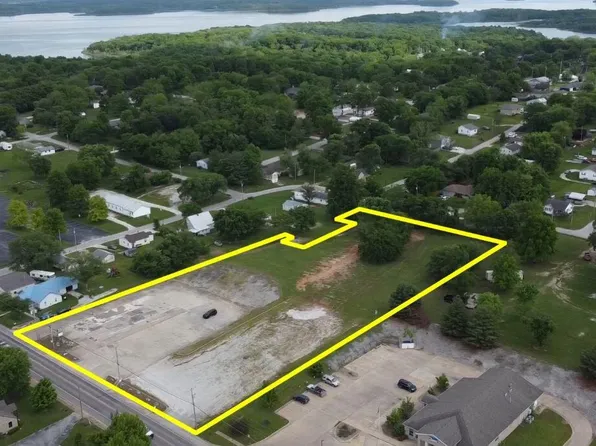 502 E Highway 32, Stockton, MO 65785