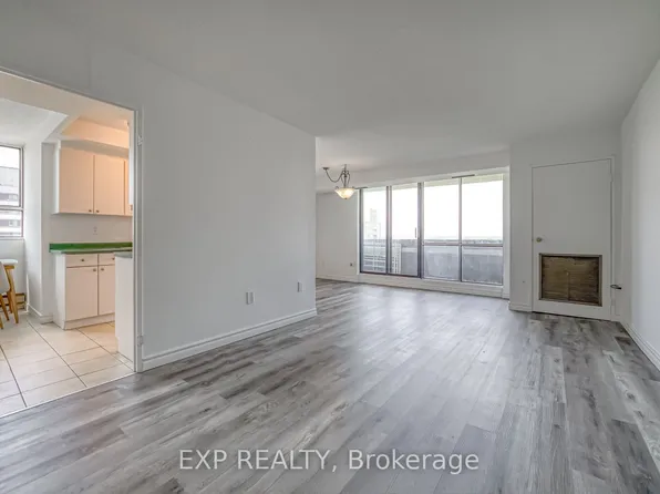 10 Stonehill Ct #1009, Toronto, ON M1W 2X8