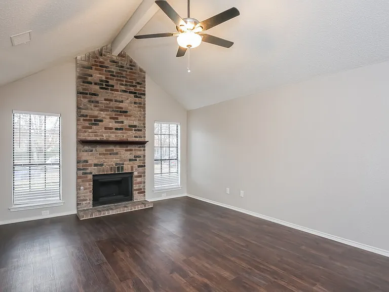 2241 Collier Ct — Photo 5