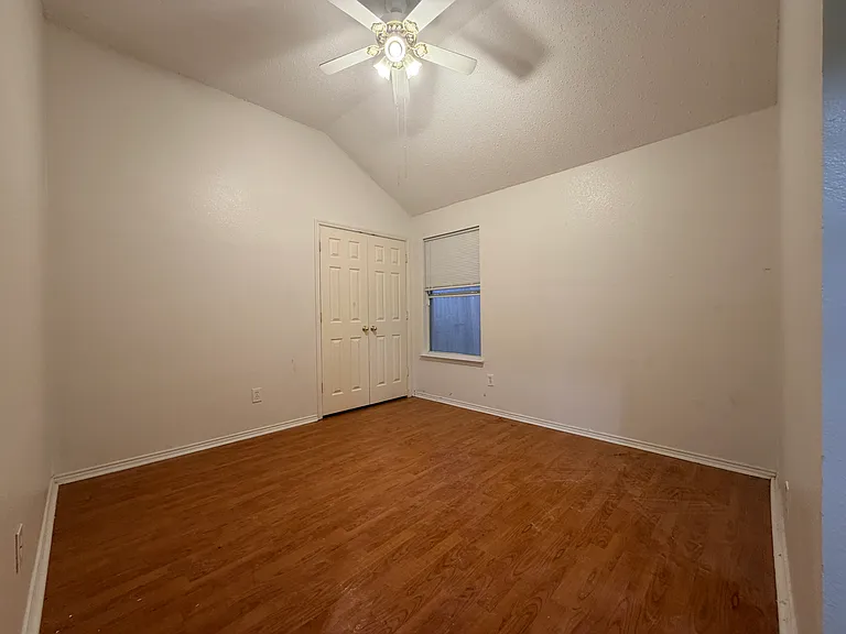 1023 Bonanza Dr — Photo 17