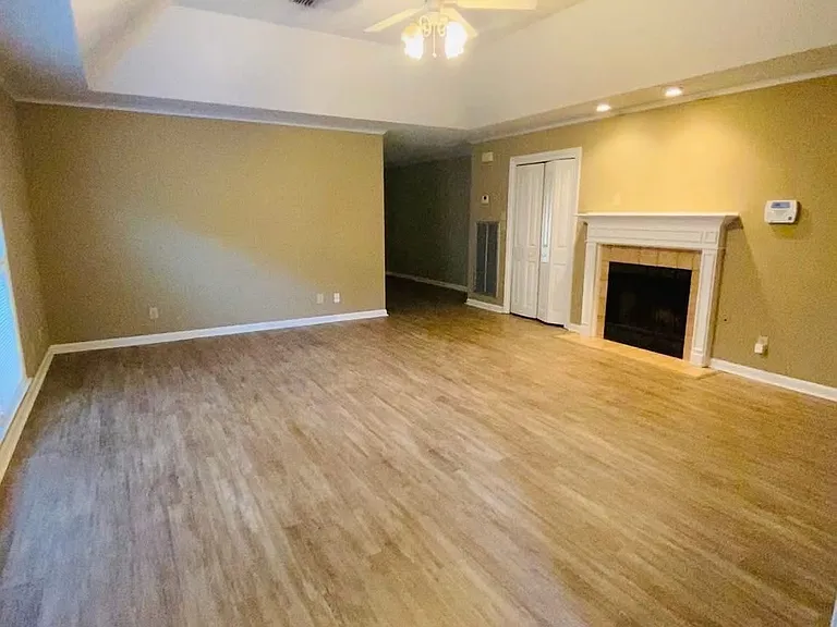 1404 Prairie Ln — Photo 5