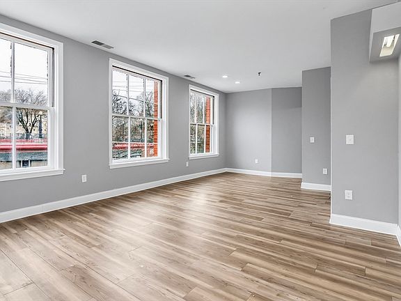 2nd image of 80 Wingate St APT 2F