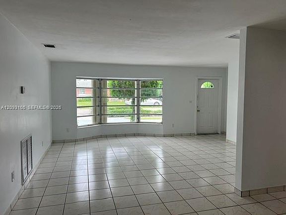 4th image of 1546 W 77th St
