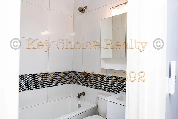 Rented by Key Choice Realty Advisors LLC | media 52