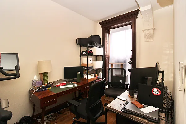 Rented by Nooklyn NYC LLC | media 24