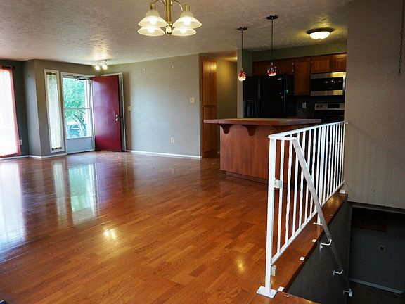 4th image of 22321 E Olympic Ave