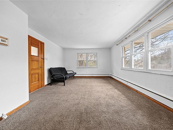 4th image of 1353 Bower Hill Rd