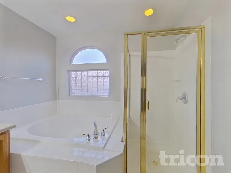 20494 E 49th Ave — Photo 10