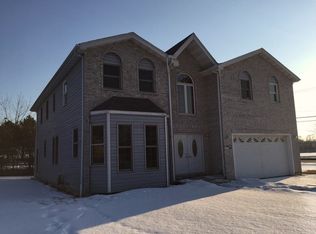 5 E Riordan Rd, Villa Park, IL 60181